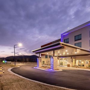 Holiday Inn Express & Suites - Marion By Ihg